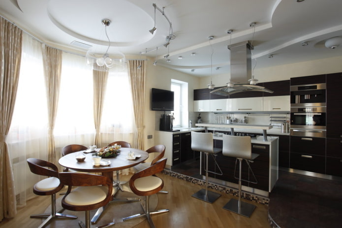 Cozinha-sala de estar com área de jantar