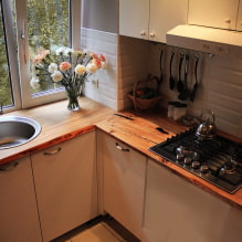 Como organizar uma cozinha com uma pia perto da janela?-3