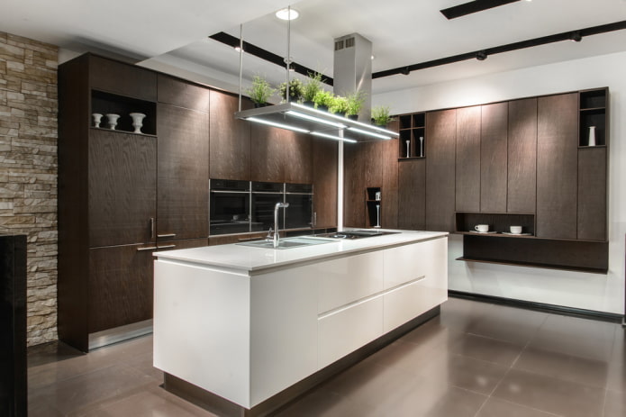 layout de cozinha com um elemento de ilha