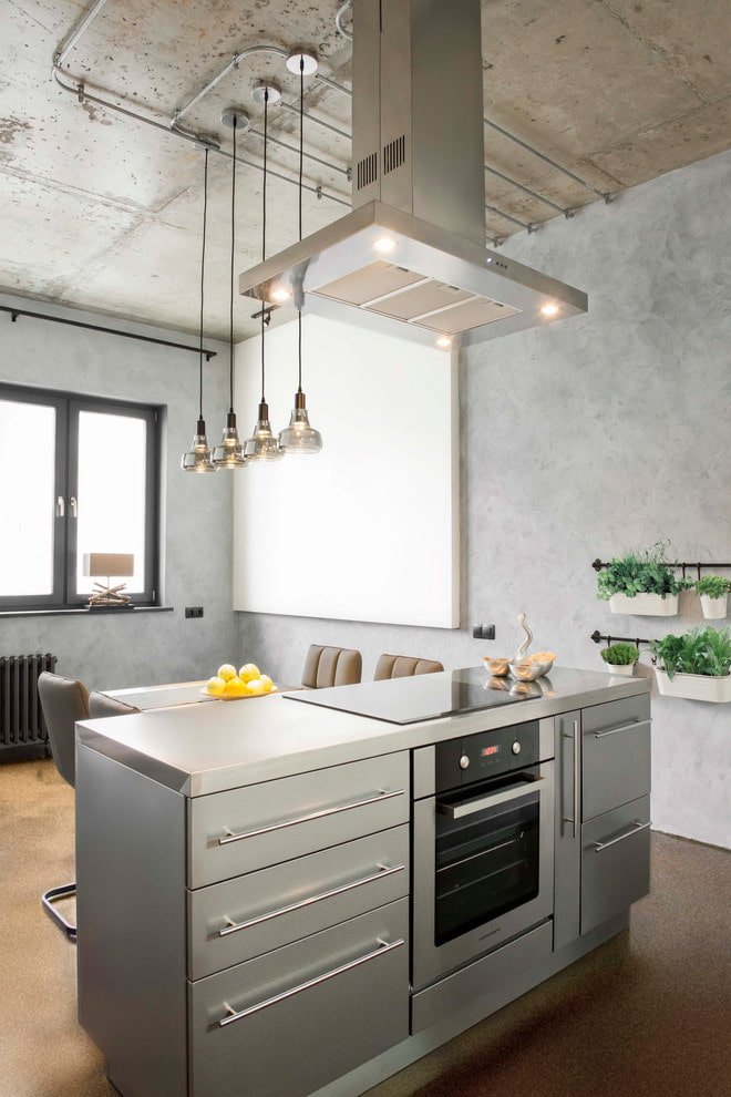 ilha com fogão no interior da cozinha