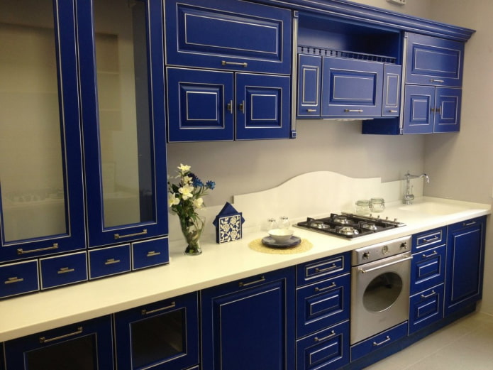 cozinha azul com pátina