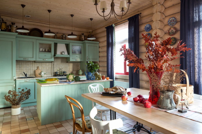 decoração de cozinha em uma casa de madeira