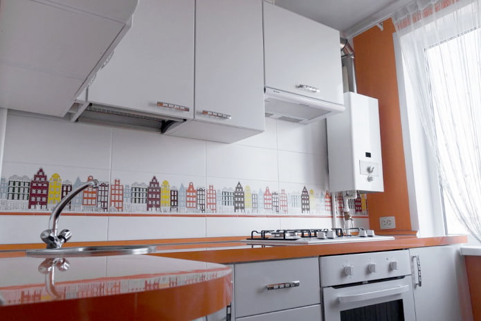 Coluna em uma cozinha pequena 