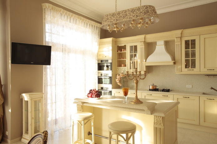 decoração no interior de uma cozinha clássica