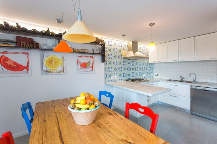 Cozinha com detalhes brilhantes