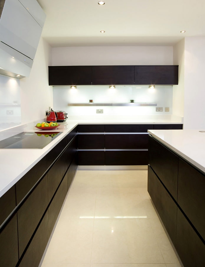 cozinha de canto com ilha