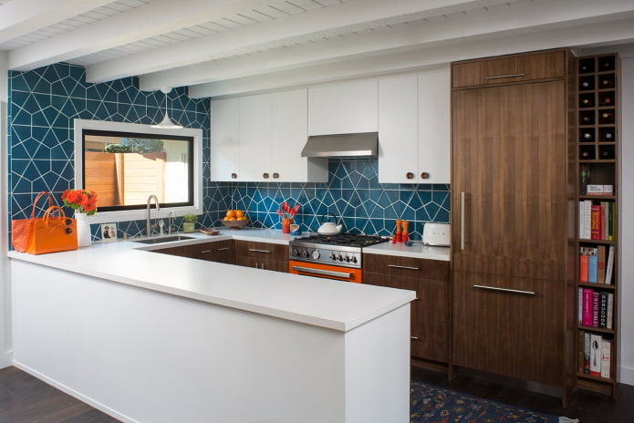 Azulejos incomuns no avental