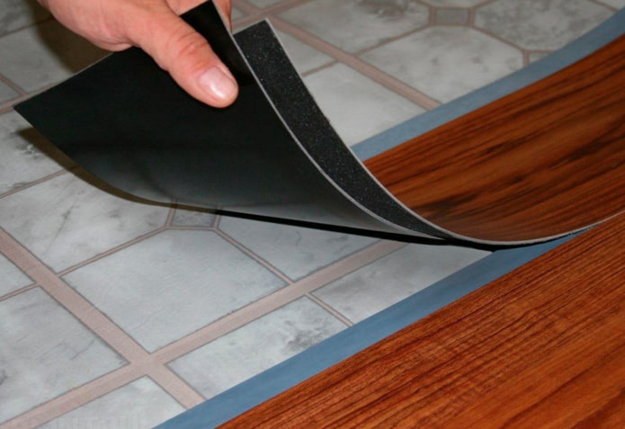 Travar piso de vinil de quartzo