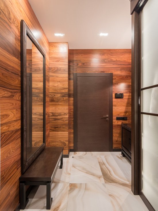 laminado na parede do corredor