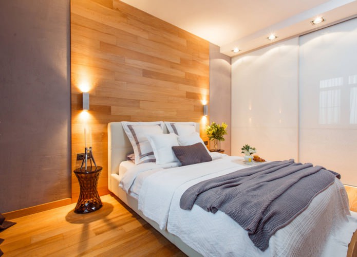Laminado na parede em um quarto moderno