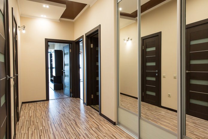 laminado no interior do corredor