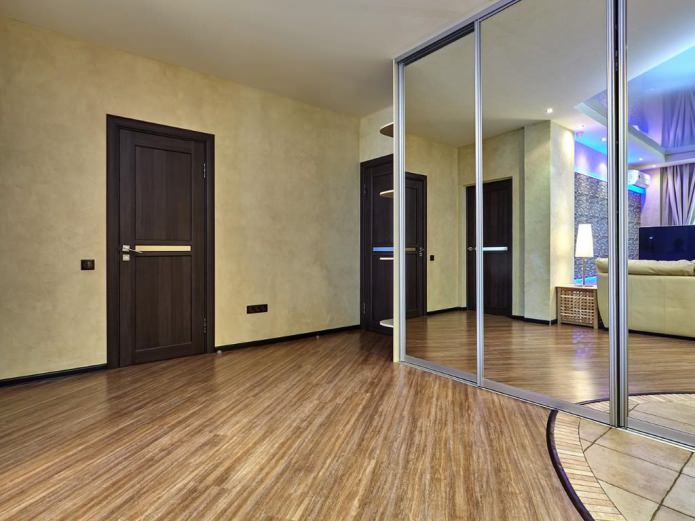laminado no interior do corredor
