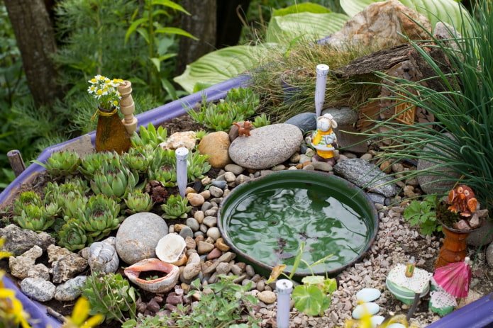 jardim decorativo em um canteiro de flores