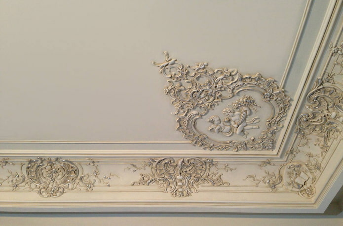 decoração de estuque com pátina no teto