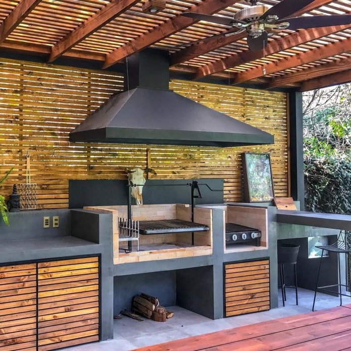 chaminé em uma cozinha de verão