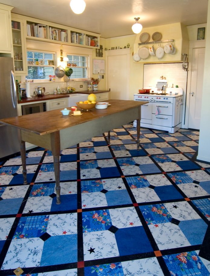 Azul Patchwork no chão