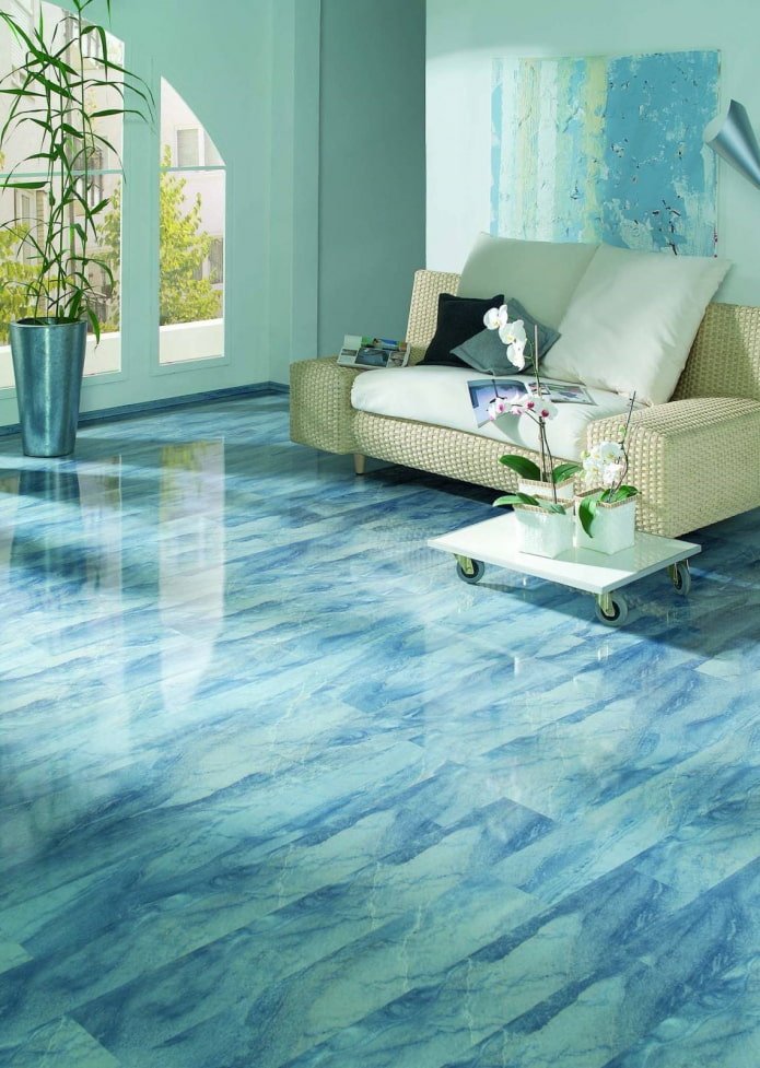 linóleo azul no interior