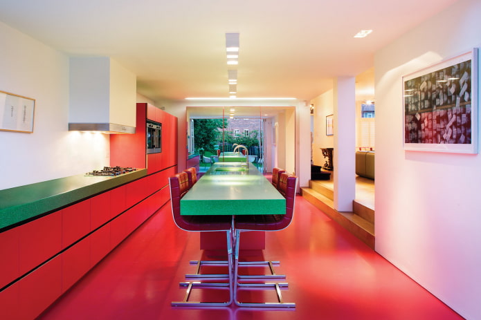 linóleo vermelho no interior