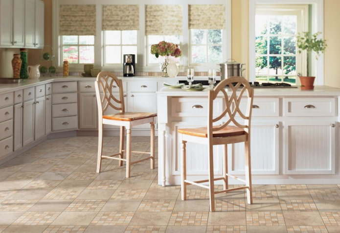 linóleo no piso em um interior em estilo provençal
