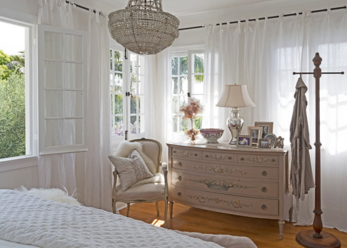 cortinas de linho com laços no interior