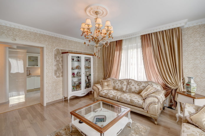 teto falso com lustre em design de interiores