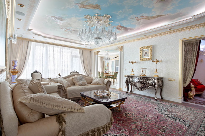 teto falso com lustre em design de interiores