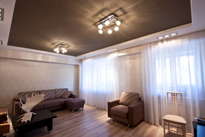 teto tenso com lustre no interior