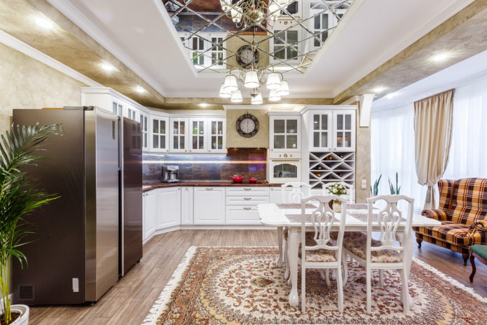 lustre no meio do teto da cozinha
