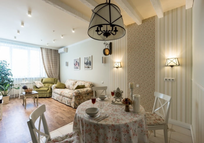 lustre no interior da sala de estar em estilo provençal