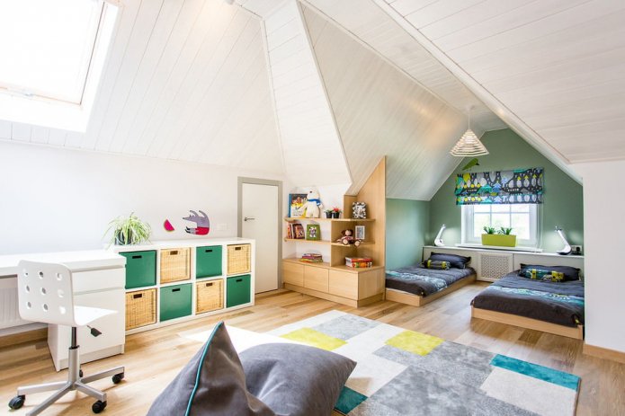 Quarto infantil no sótão