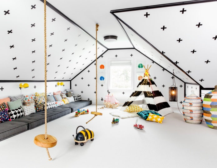 Interior do sótão em estilo escandinavo