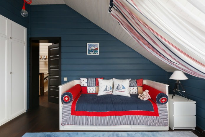 um quarto para um menino em estilo náutico