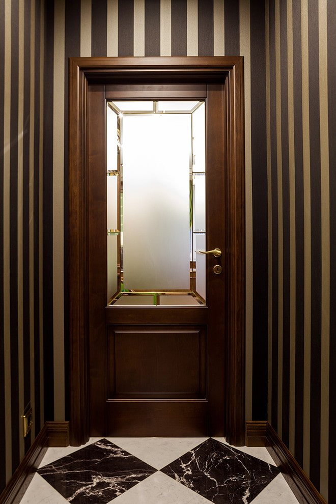 batentes de portas marrons