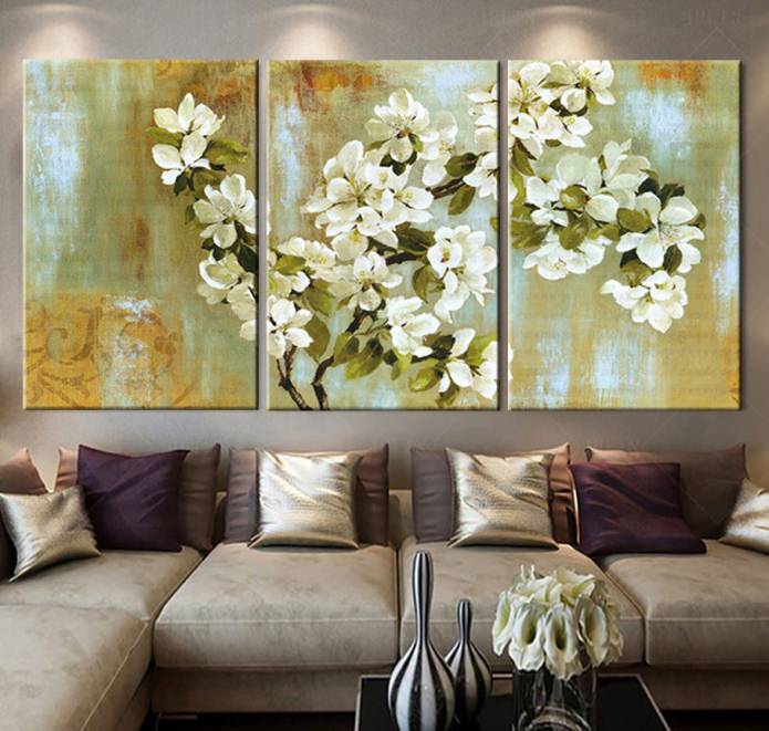 Pintura modular com flores no interior da sala de estar