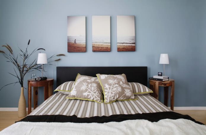 Pintura modular no interior de um quarto
