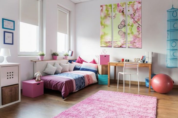 Pintura modular no interior de um quarto infantil