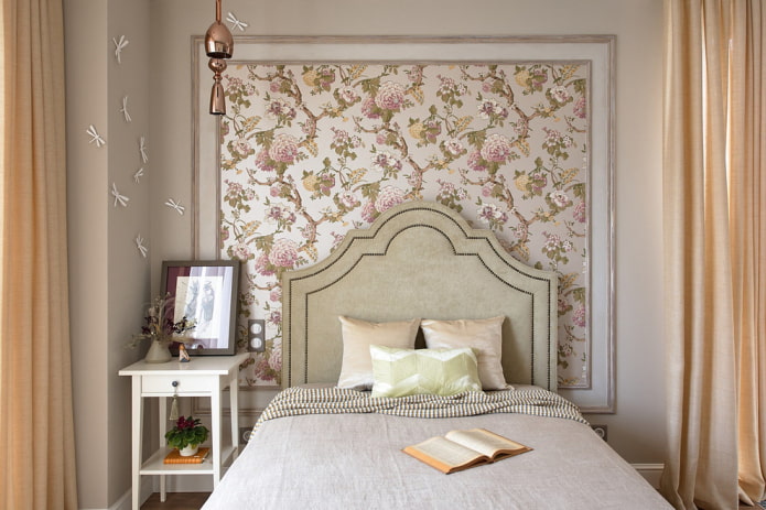 moldings in the bedroom interior