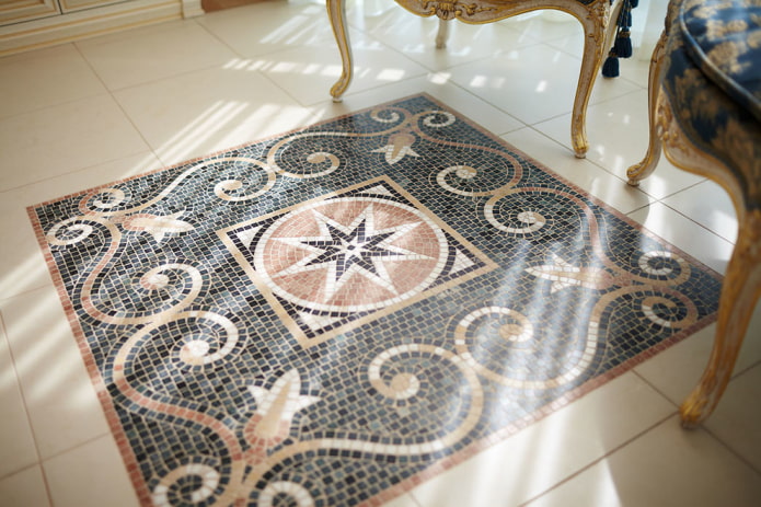padrões e ornamentos em mosaico no interior
