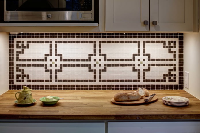 padrões e ornamentos em mosaico no interior