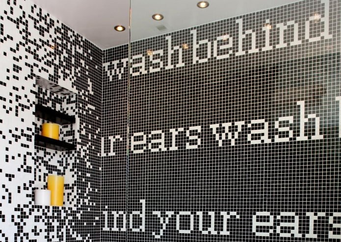 inscrições decorativas em mosaico no interior
