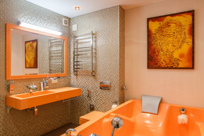 mosaico combinado com azulejos no banheiro