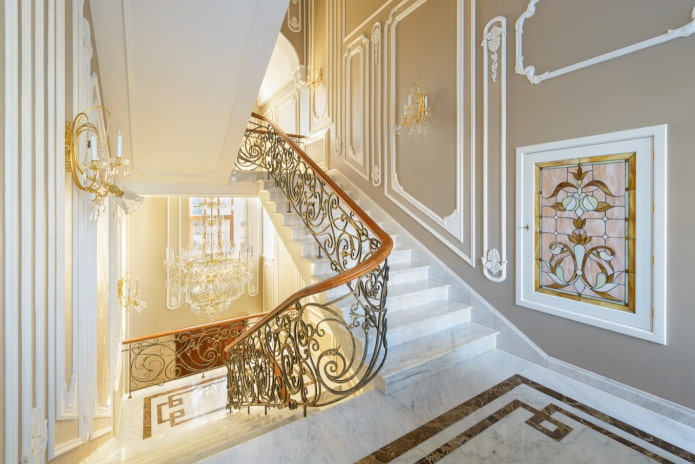 escada de mármore em estilo art déco