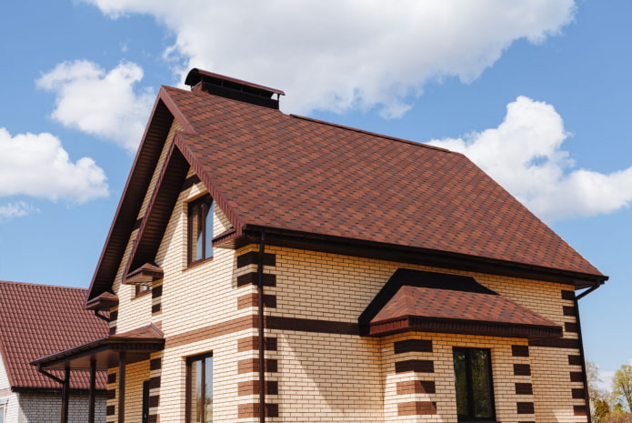 casa com telhas betuminosas do tipo Sonata