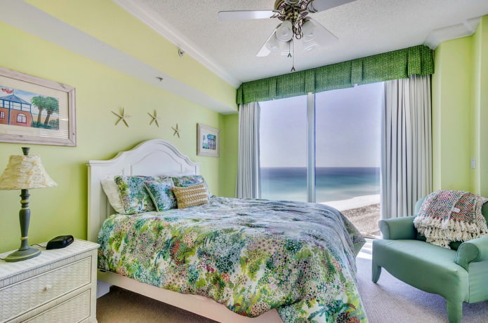 quarto verde com poltrona menta