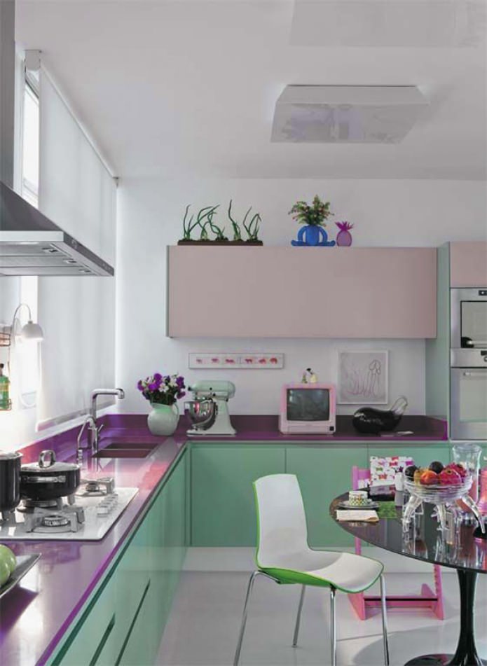 Cozinha menta e lilás