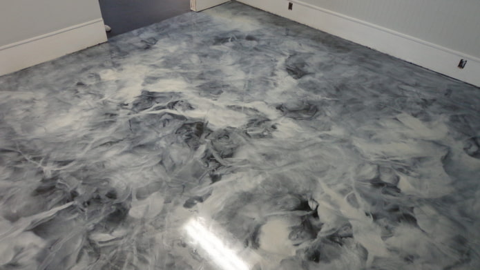 piso incomum no banheiro