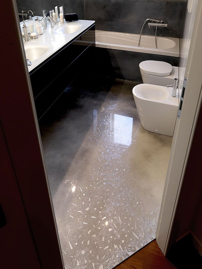 piso liso no vaso sanitário