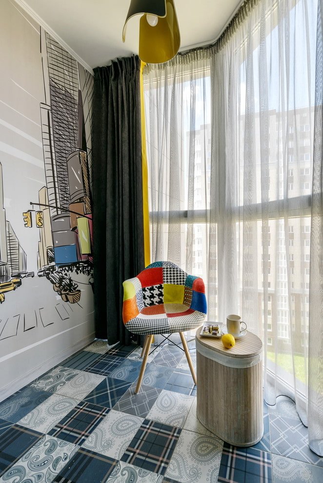ladrilhos de piso no interior da varanda
