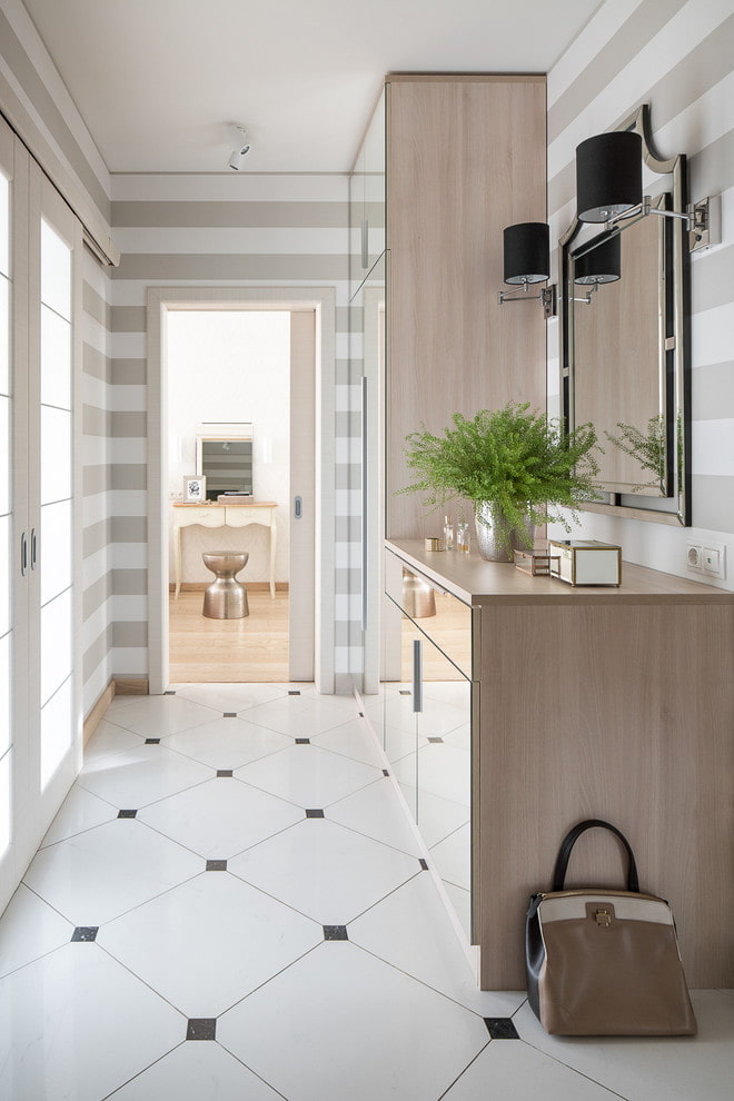 ladrilhos de piso com inserções decorativas no interior