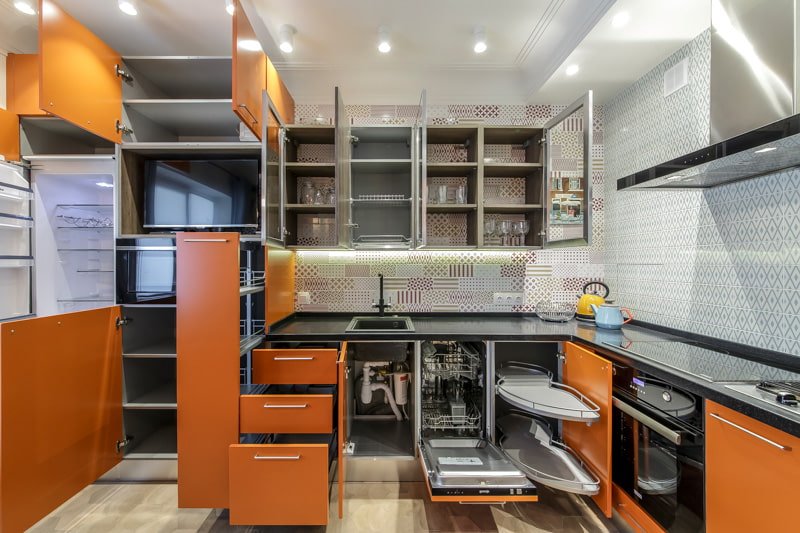 Exemplos de preenchimento interno de armários de cozinha